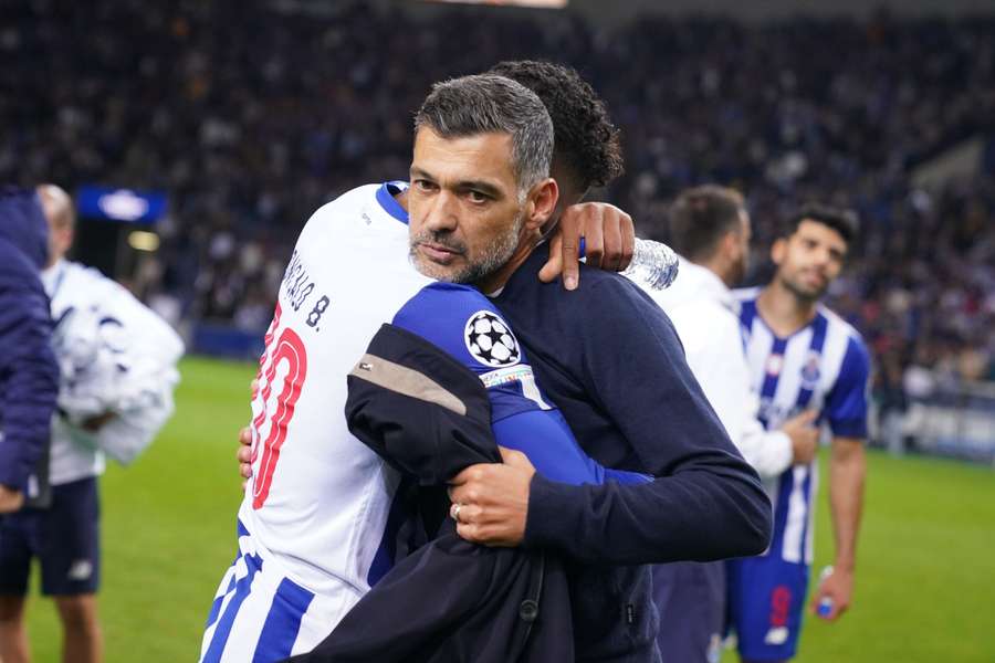 Sérgio Conceição reconhece a distância para a frente, mas não perde a ambição