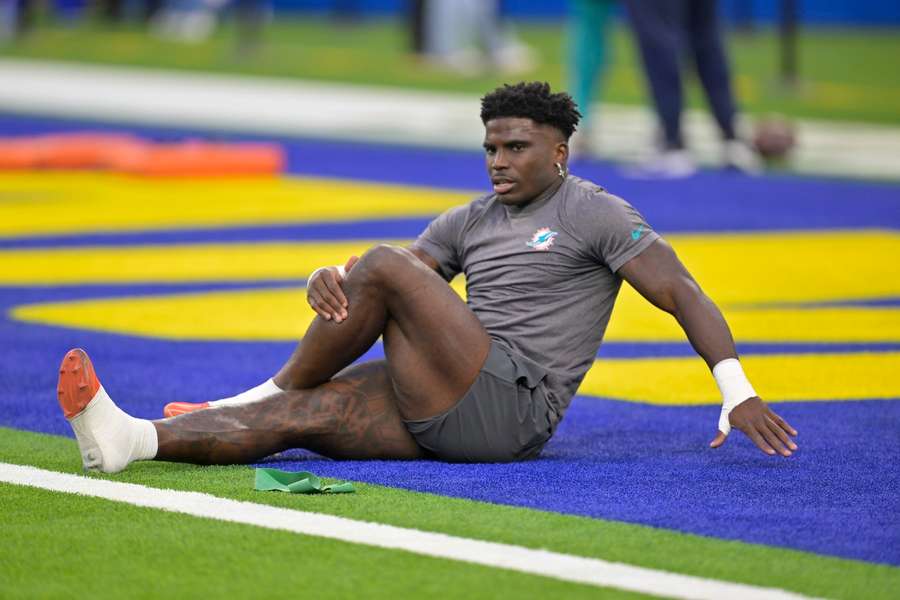 Tyreek Hill vlak voor de wedstrijd tegen de LA Rams