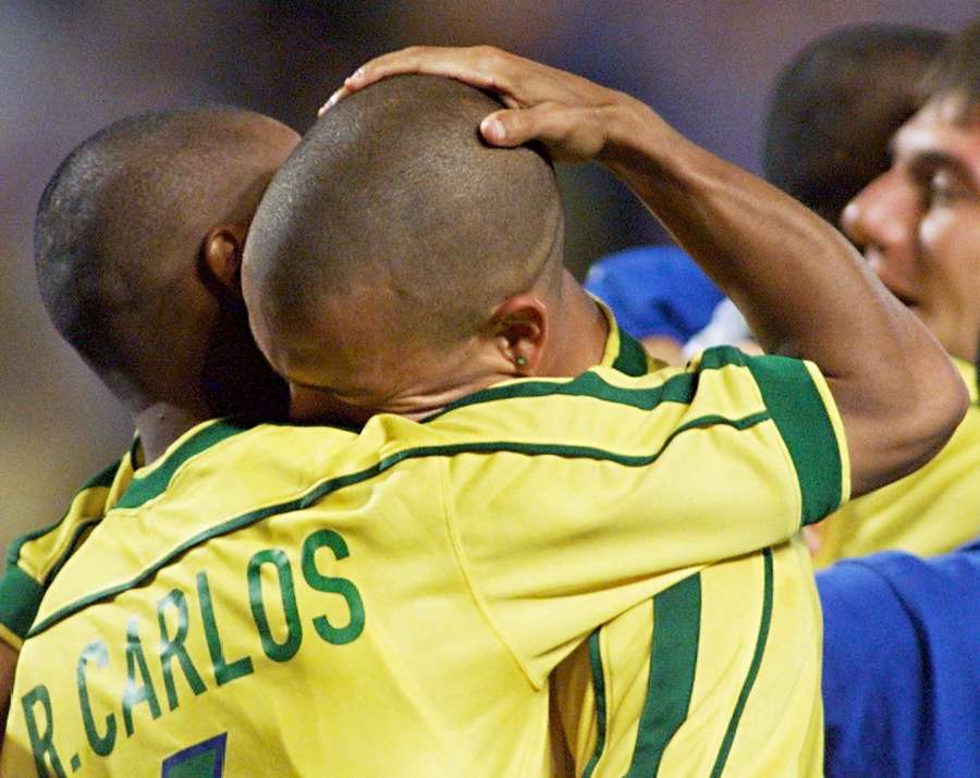 Ronaldo e Roberto Carlos juntos na Copa do Mundo de 1998 Ronaldo e Roberto Carlos juntos na Copa do Mundo de 1998