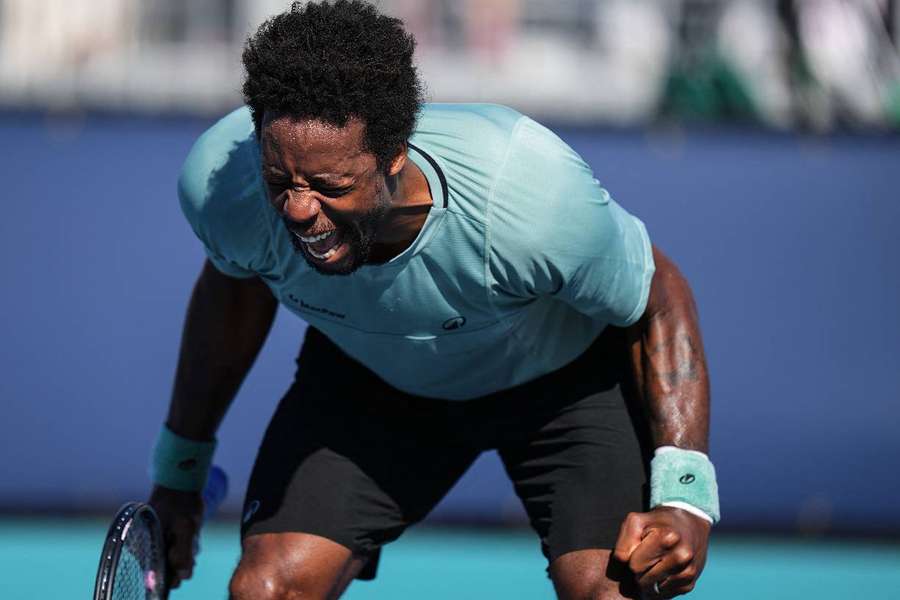 Gaël Monfils a sauvé une balle de match pour se qualifier vendredi pour le 3e tour du Masters 1000 de Miami, en dominant le Tchèque Jiri Lehecka.