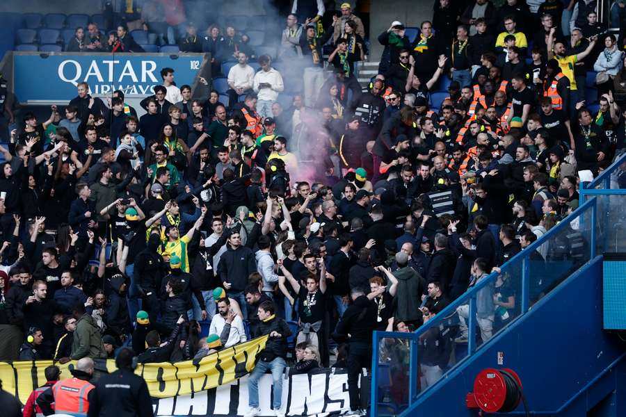 La grada visitante, llena de aficionados del Nantes