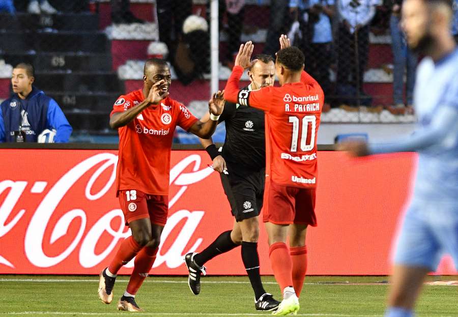 Alan Patrick e Valencia foram os protagonistas do gol do Inter no primeiro tempo