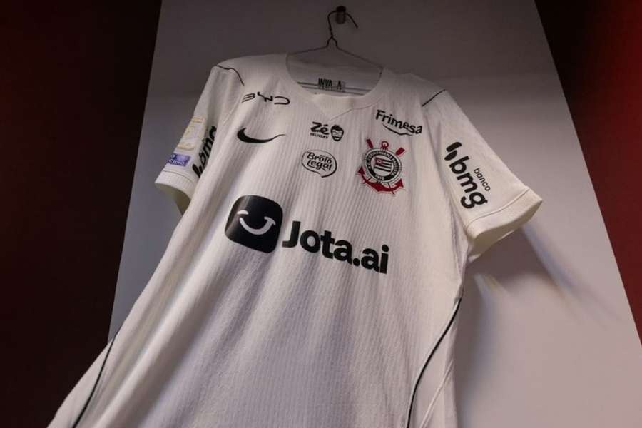 A startup Jota já havia marcado presença de forma pontual na camisa do Corinthians contra o Internacional A startup Jota já havia marcado presença de forma pontual na camisa do Corinthians contra o Internacional