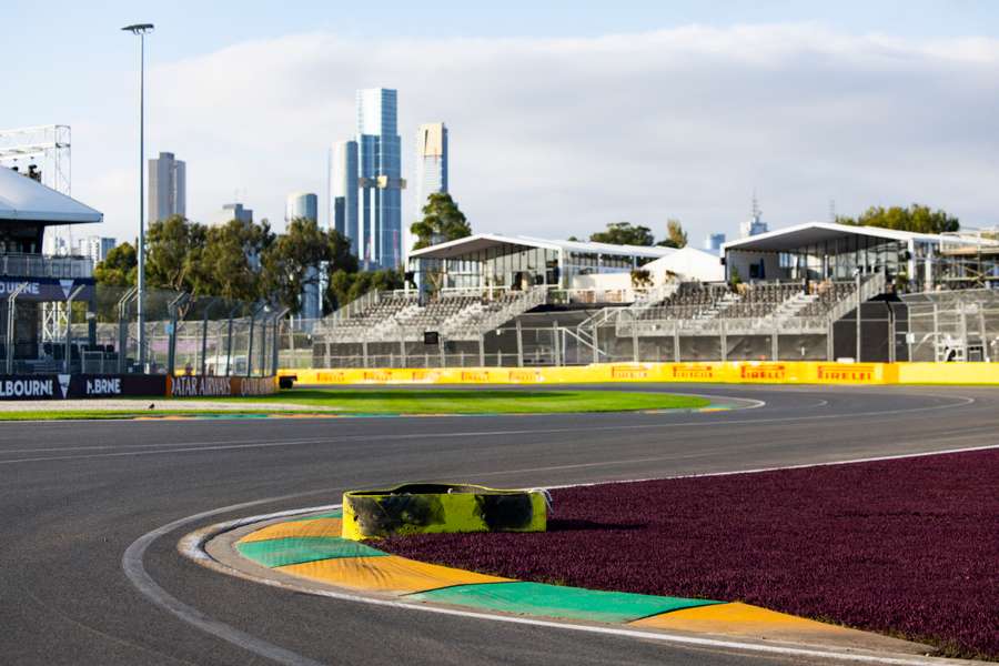 Not long now until the rubber rolls across Albert Park's iconic first turn. 