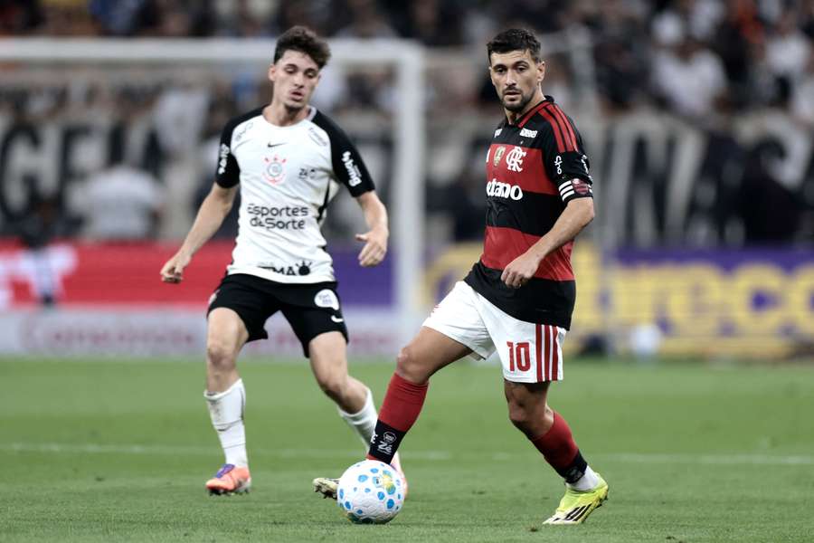 Empate persistiu no clássico entre Corinthians e Flamengo Empate persistiu no clássico entre Corinthians e Flamengo