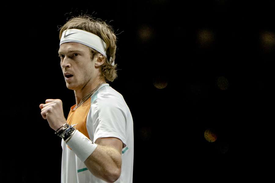 Andrey Rublev geniet van de sfeer in Rotterdam