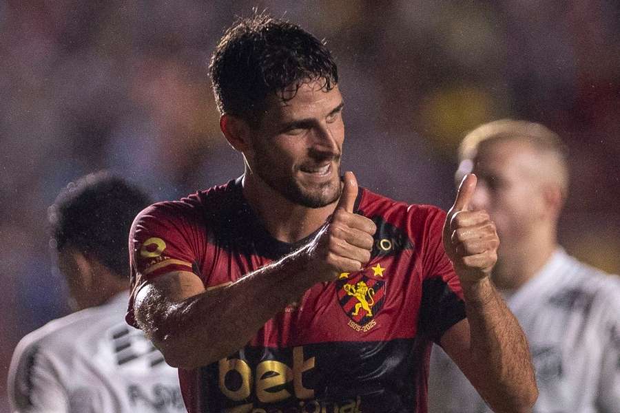 Gonçalo Paciência deixa o futebol brasileiro Gonçalo Paciência deixa o futebol brasileiro