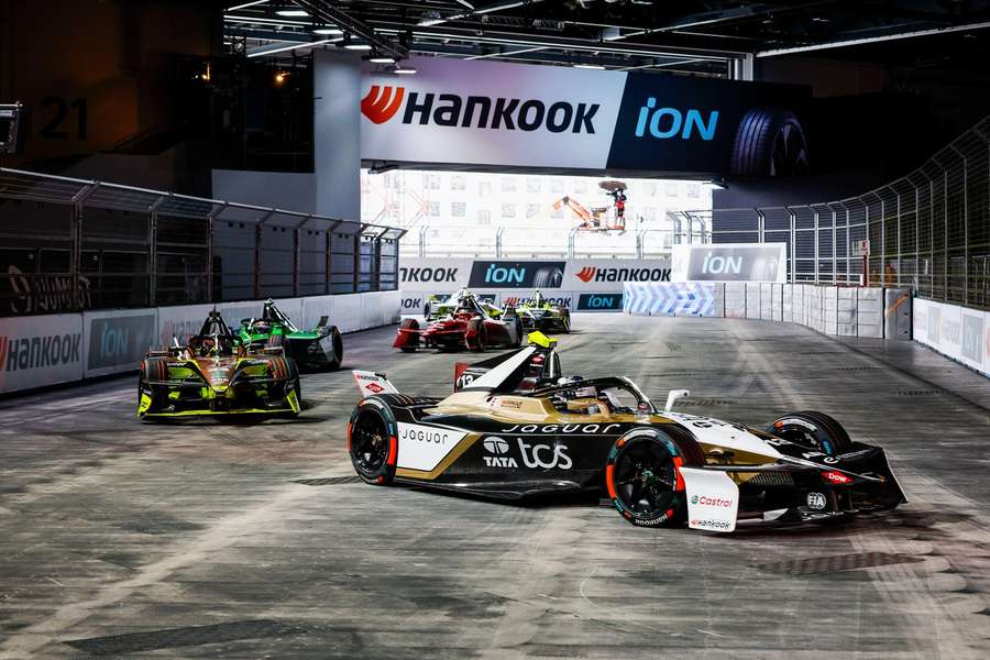 António Félix da Costa terminou a última corrida da temporada de Fórmula E no 14.º lugar António Félix da Costa terminou a última corrida da temporada de Fórmula E no 14.º lugar
