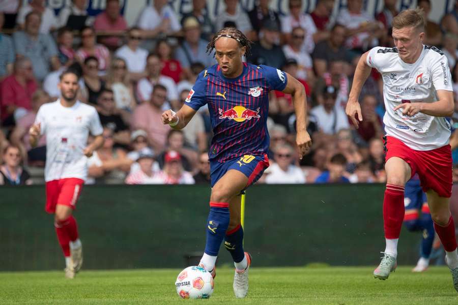 Simons brilhou com um golo e uma assistência