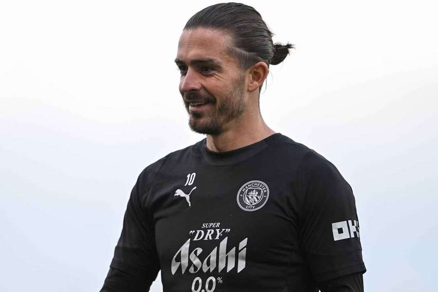 Jack Grealish junta-se ao Everton por empréstimo