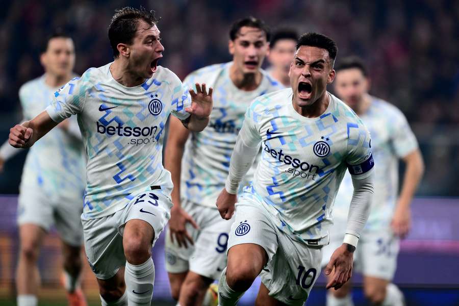 Lautaro Martínez dal vítězný gól Interu v zápase Janovem. Lautaro Martínez dal vítězný gól Interu v zápase Janovem.