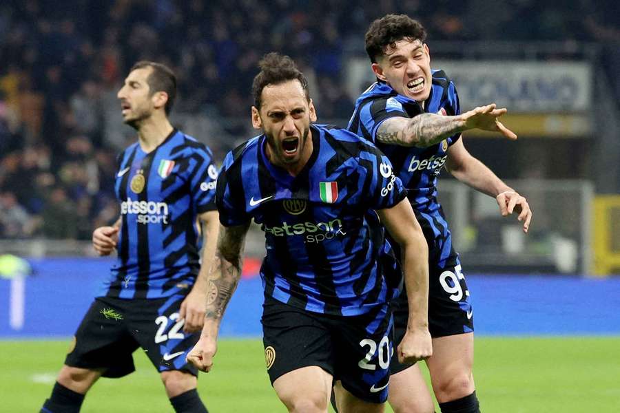 Hakan Calhanoglu celebrates his goal