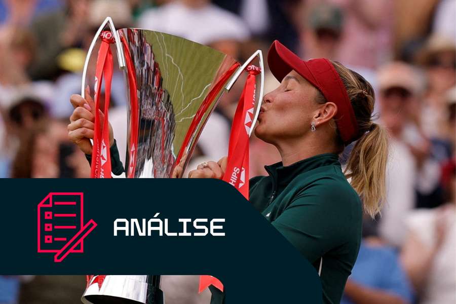 Donna Vekic posa com o troféu de Queen’s após vencer a final Donna Vekic posa com o troféu de Queen’s após vencer a final