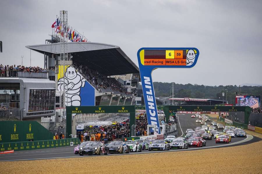 Le Mans gets started under cloudy skies