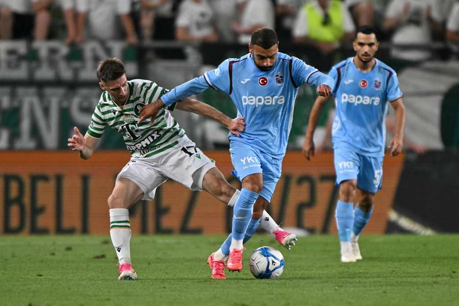 Marius Corbu, în duel cu Mohamed Salah Marius Corbu, în duel cu Mohamed Salah