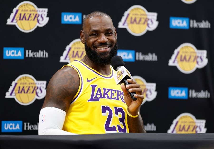 Lesionado, LeBron ainda não fez sua estreia naquela que pode ser a última temporada de sua carreira