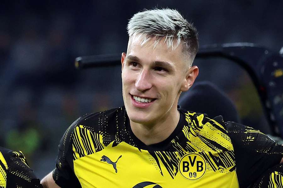 Nico Schlotterbeck voltou ao Dortmund