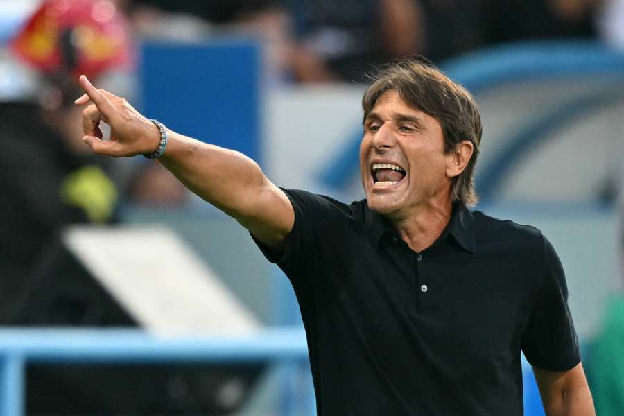 Antonio Conte, entrenador del Nápoles