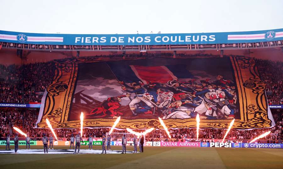 La coreografia dei tifosi del PSG