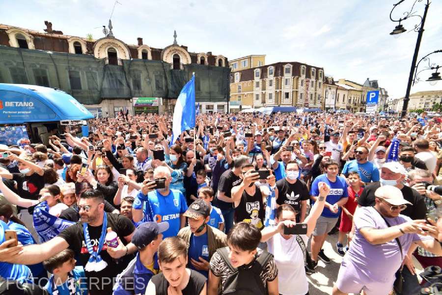 Suporteri ai Universității Craiova Suporteri ai Universității Craiova