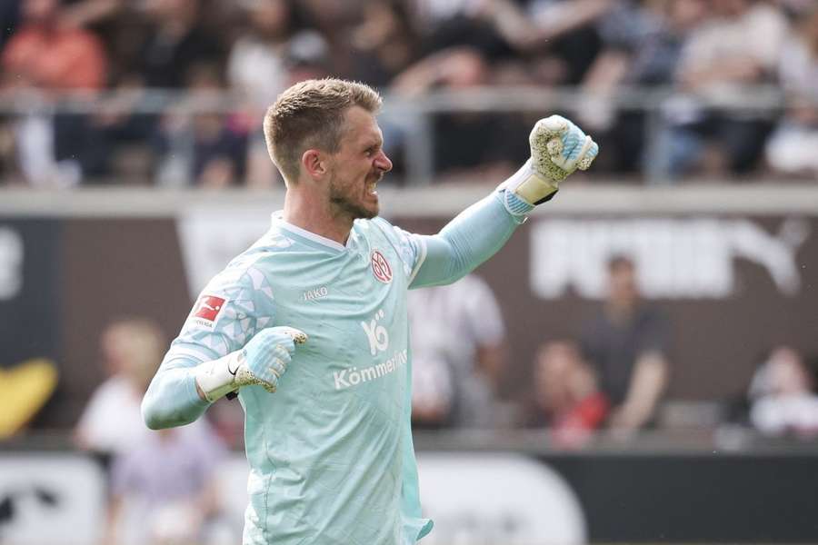 Torhüter Batz hat Mainz ablösefrei verlassen Torhüter Batz hat Mainz ablösefrei verlassen