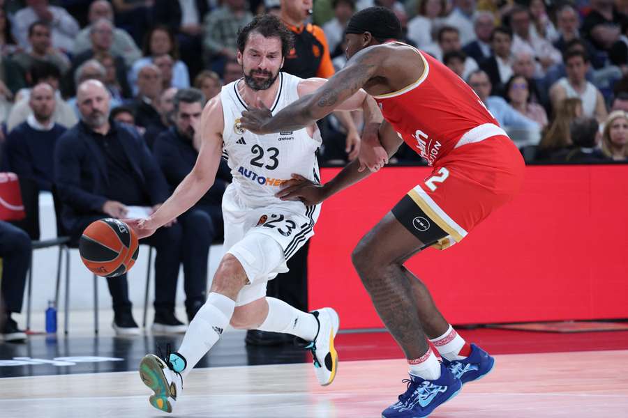 Sergio Llull ante Moses Wright
