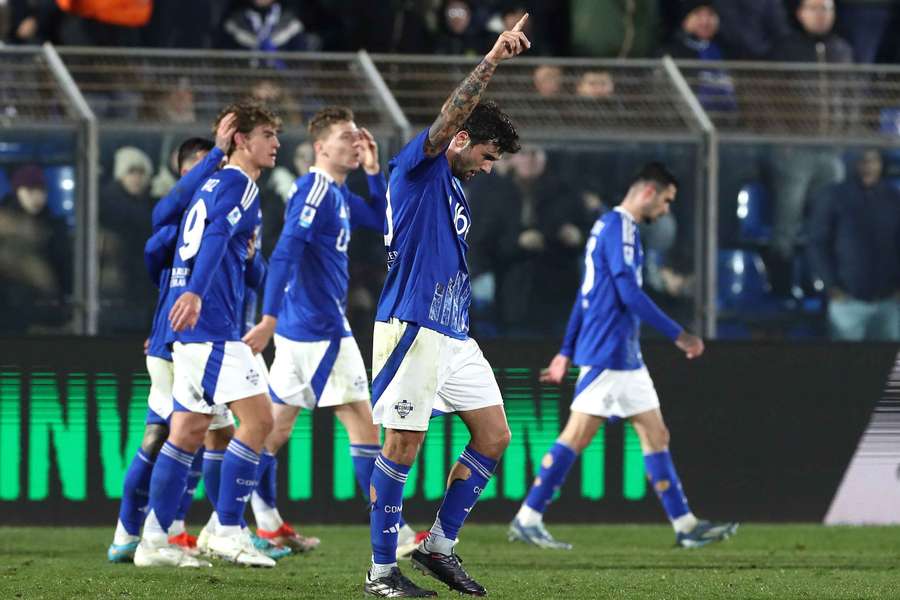 Cutrone cieszy się po zdobyciu bramki na 2-0