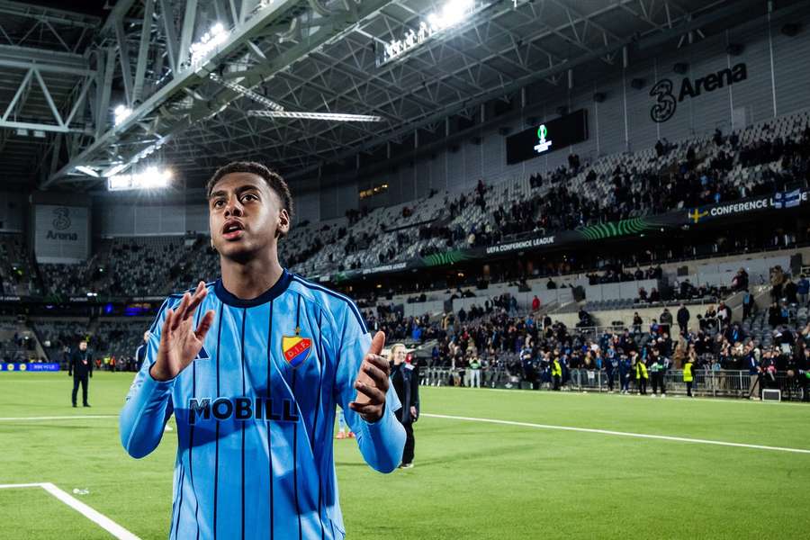 Djurgarden coach Honkavaara proud of players and fans after Chelsea defeat