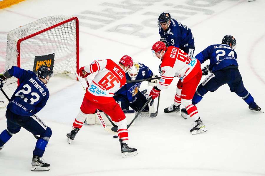 Danske ishockeyherrer rejser sig og slår de finske verdensmestre