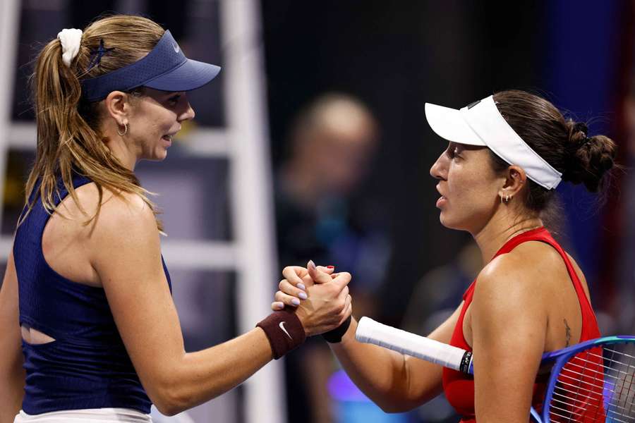 Jessica Pegula (right) of the USA shakes hands with Britain's Katie Boulter after winning her singles match