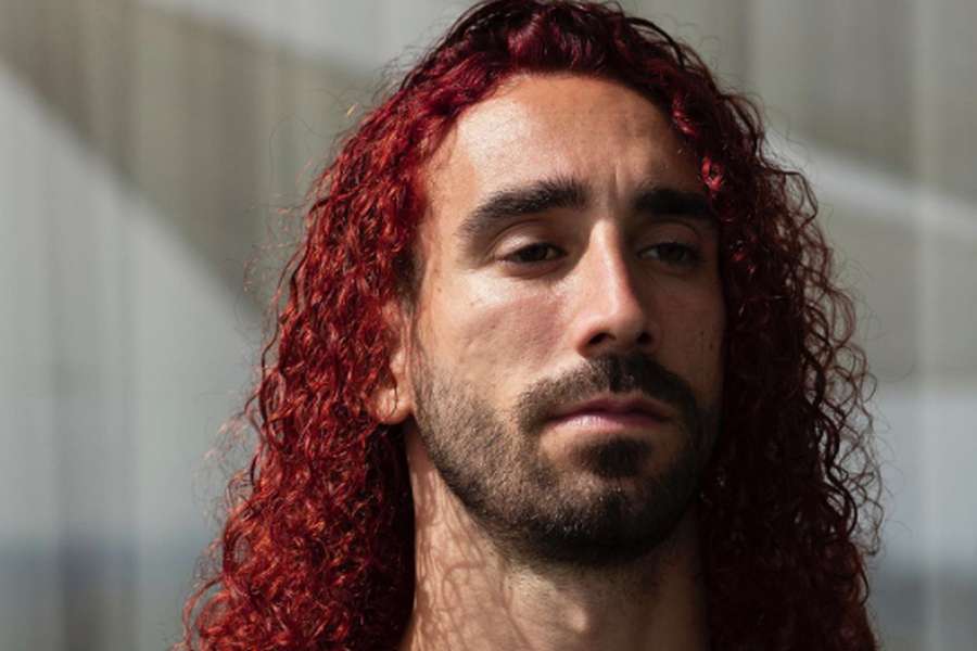 O novo "look" de Marc Cucurella