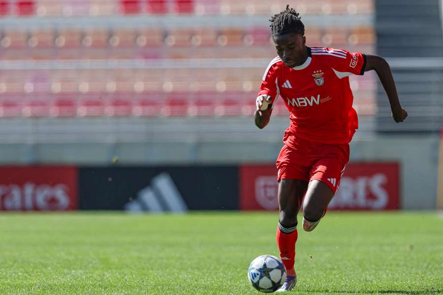 Umeh em ação pelo Benfica