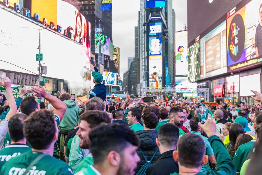Aficionados del Palmeiras, durante una reunión en Times Square, en Nueva York.