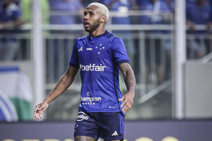 Wesley foi às redes duas vezes na vitória celeste sobre o Santos