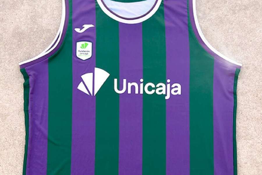 La camiseta del Unicaja será rayada por primera vez en su historia