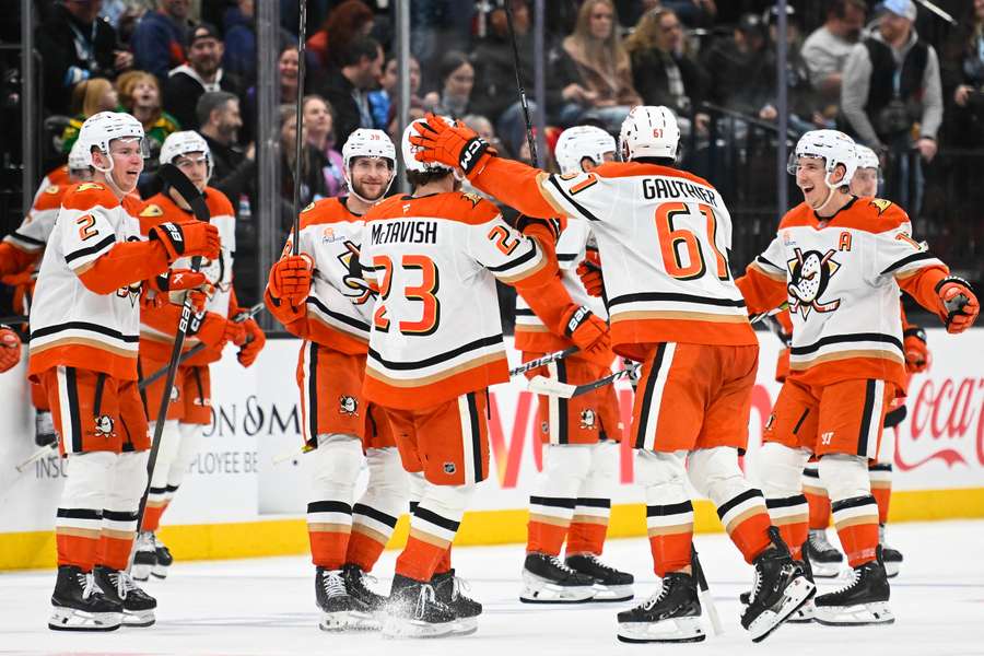Mason McTavish of the Anaheim Ducks celebrates a shootout goal with teammates during the game against the Utah Hockey Club