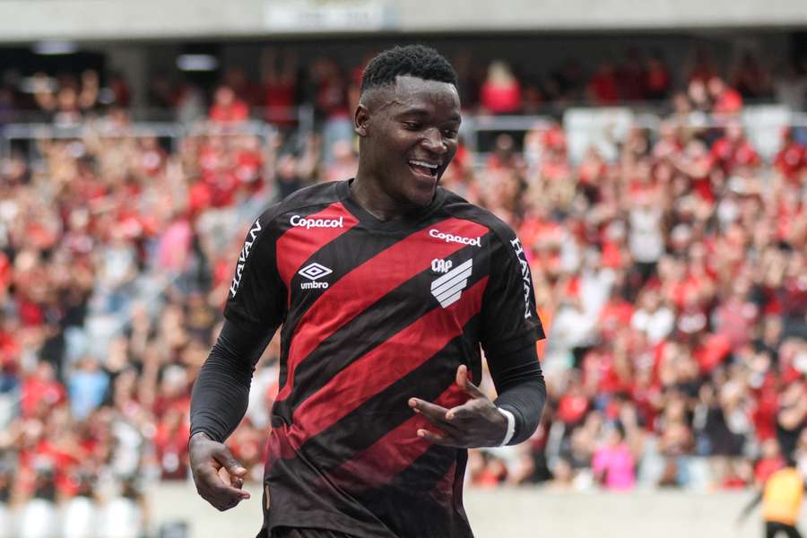 Viveros é o artilheiro do Brasileirão, com 10 gols Viveros é o artilheiro do Brasileirão, com 10 gols