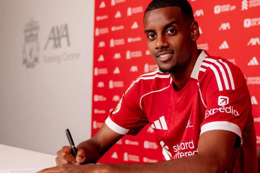 Slot: Isak will never go on striker as a Liverpool player