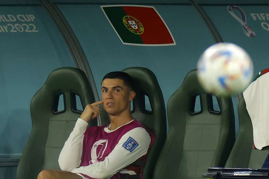 Portugese bondscoach Fernando Santos laat Cristiano Ronaldo buiten basis tegen Zwitserland