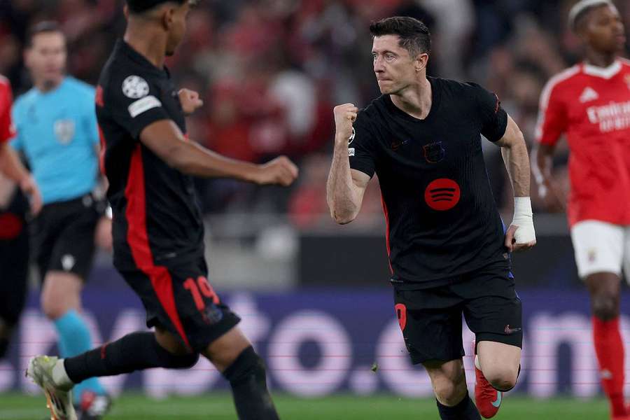 Le FC Barcelone, mené 3-1 après une demi-heure, s'est imposé 5 à 4 au terme d'un match fou sur la pelouse de Benfica. Le FC Barcelone, mené 3-1 après une demi-heure, s'est imposé 5 à 4 au terme d'un match fou sur la pelouse de Benfica.