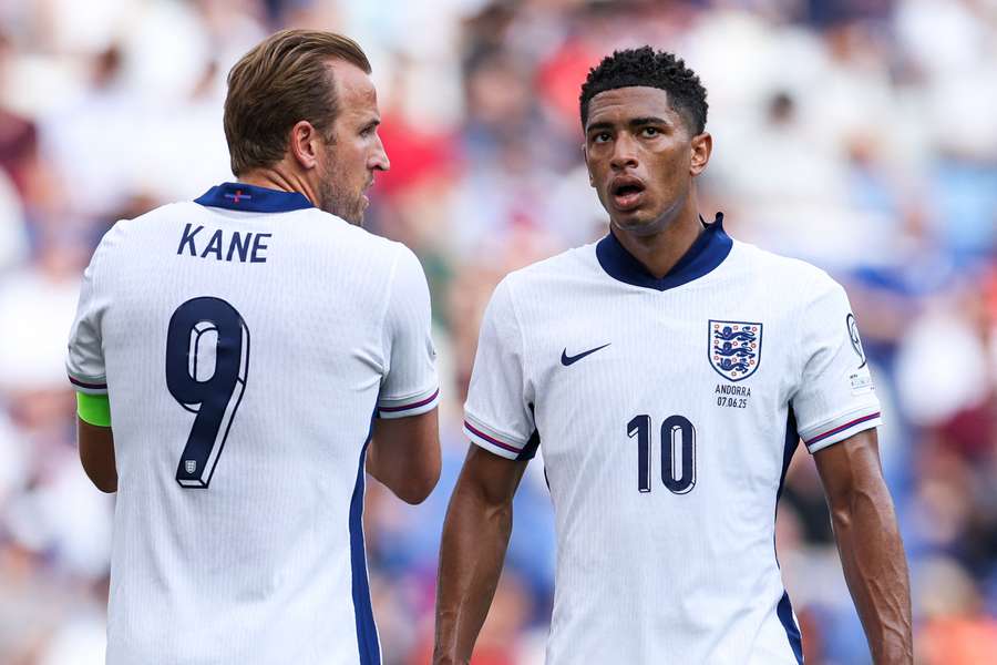 Jude Bellingham assieme al suo compagno di Nazionale Harry Kane