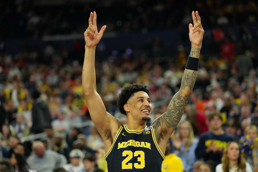 Michigan's Yawel Lendeborg celebrates semifinals win over Arizona 
