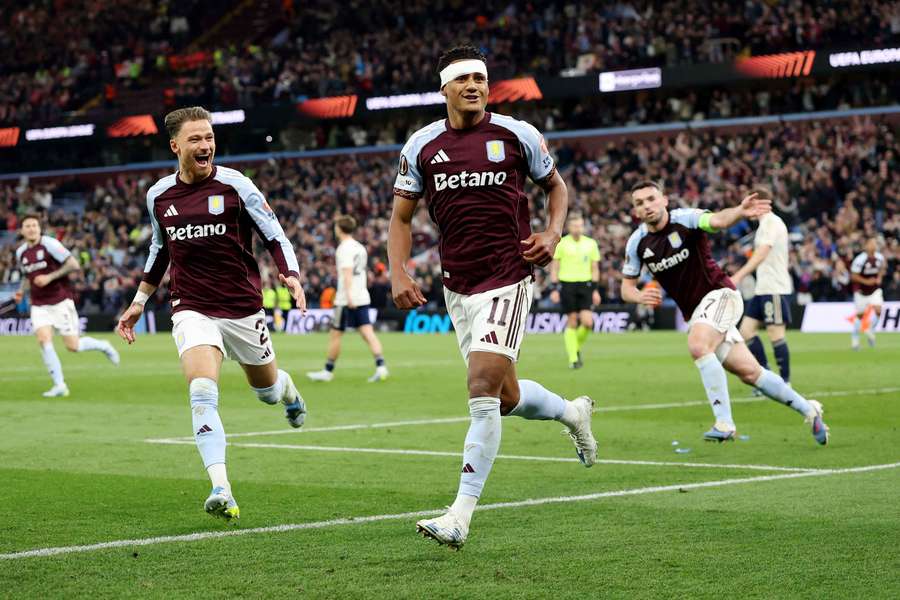 Aston Villa rozbiła Nottingham Forest, Matty Cash w wielkim finale Ligi Europy