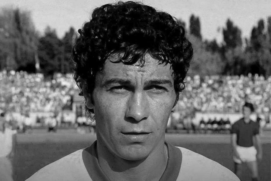 Mircea Lucescu în tricoul lui Dinamo