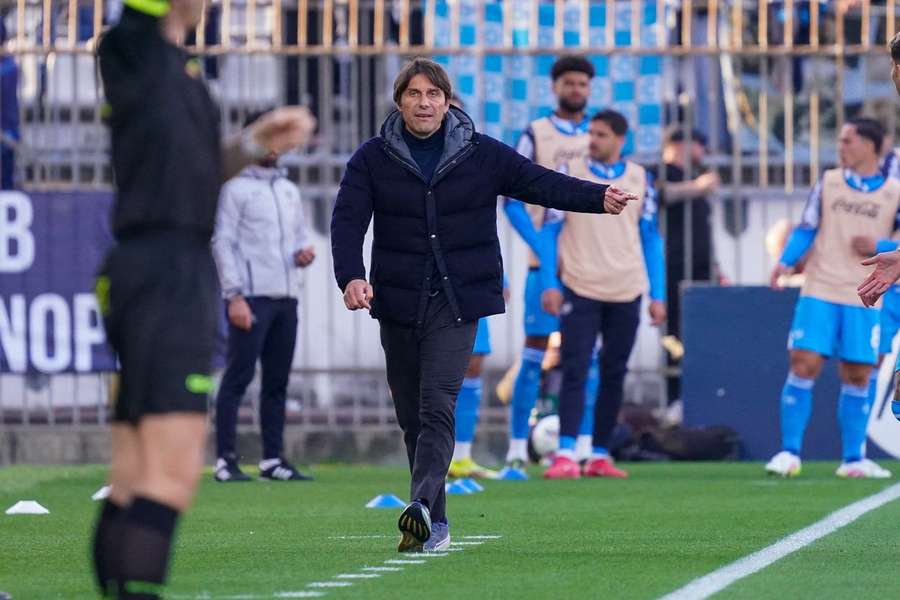Nápoles é orientado pelo italiano Antonio Conte