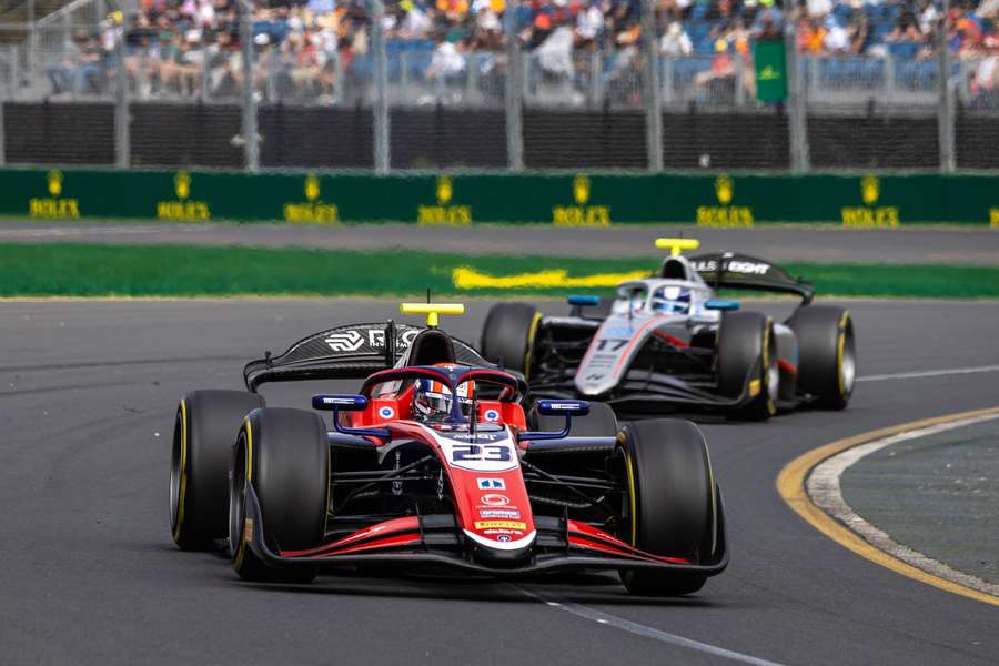 Staněk na senzační triumf nenavázal, v hlavním závodě F2 v Melbourne dojel šestnáctý