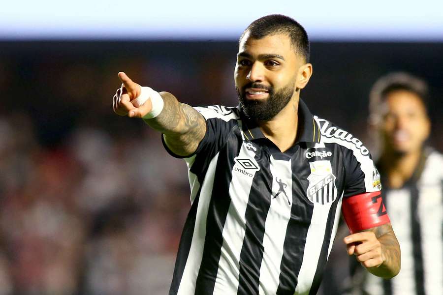 No palco de tantas glórias, Gabigol reencontra rival que conhece bem No palco de tantas glórias, Gabigol reencontra rival que conhece bem