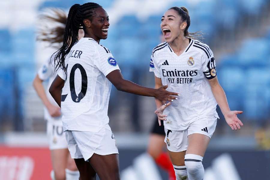 Olga Carmona festeja su gol ante el Valencia