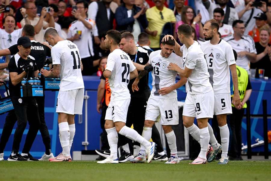 Slovenië begon het EK met een 1-1 gelijkspel tegen Denemarken
