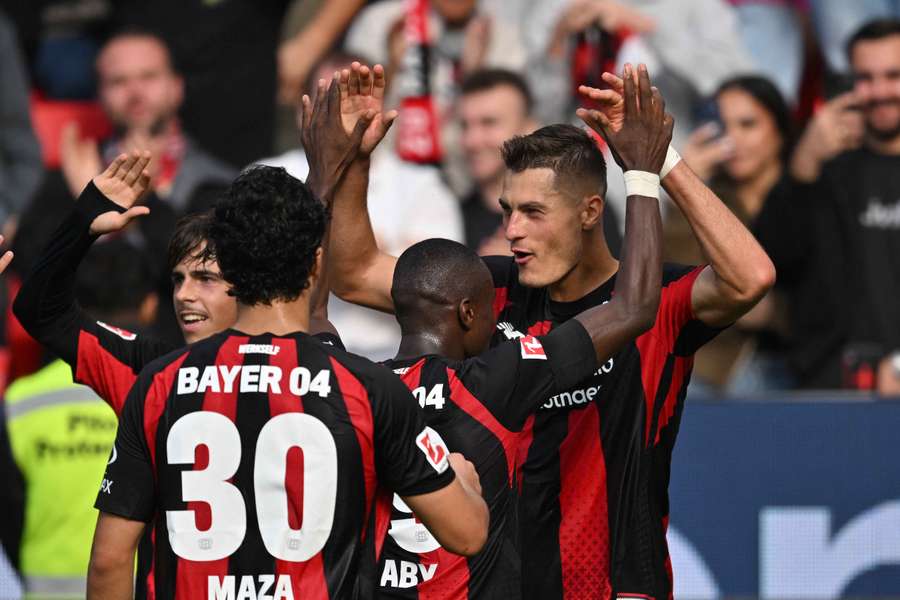 Schick abriu o marcador em Leverkusen